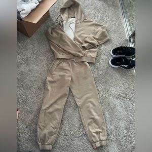 Brandy Melville sweat suit